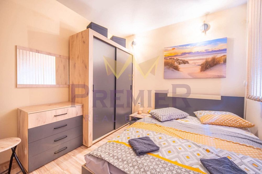 Къща Колхозен пазар