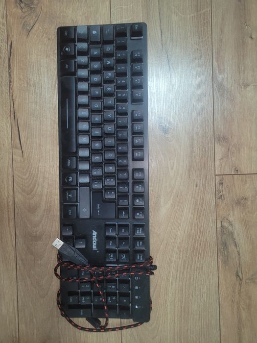Vând tastatura gaming Andowl