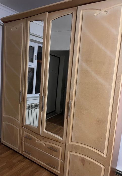 Шкаф 4-х дверный