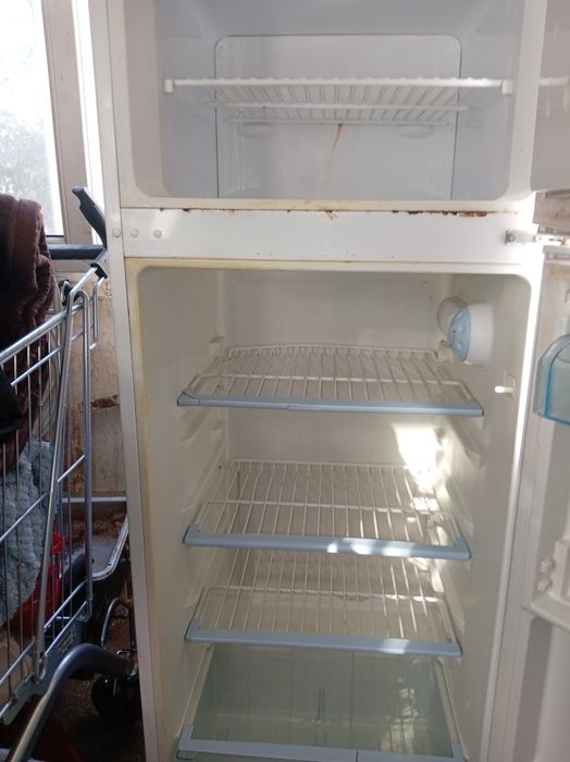 Frigider Artic cu congelator