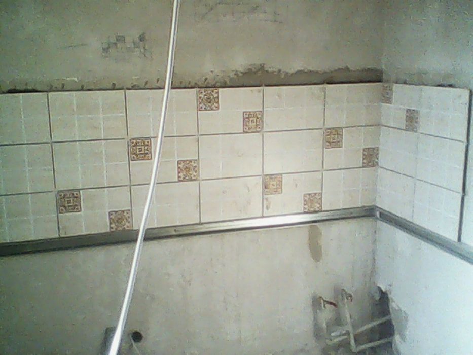 Кафель, левкас, обои, гипсокартон, кафель и прочее