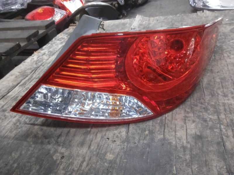 Фонарь задний правый на Hyundai Accent 2012 год