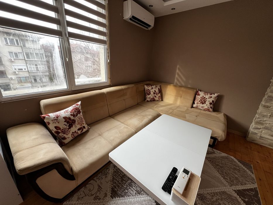 Продавам ъглов диван калифорния, добро състояние !