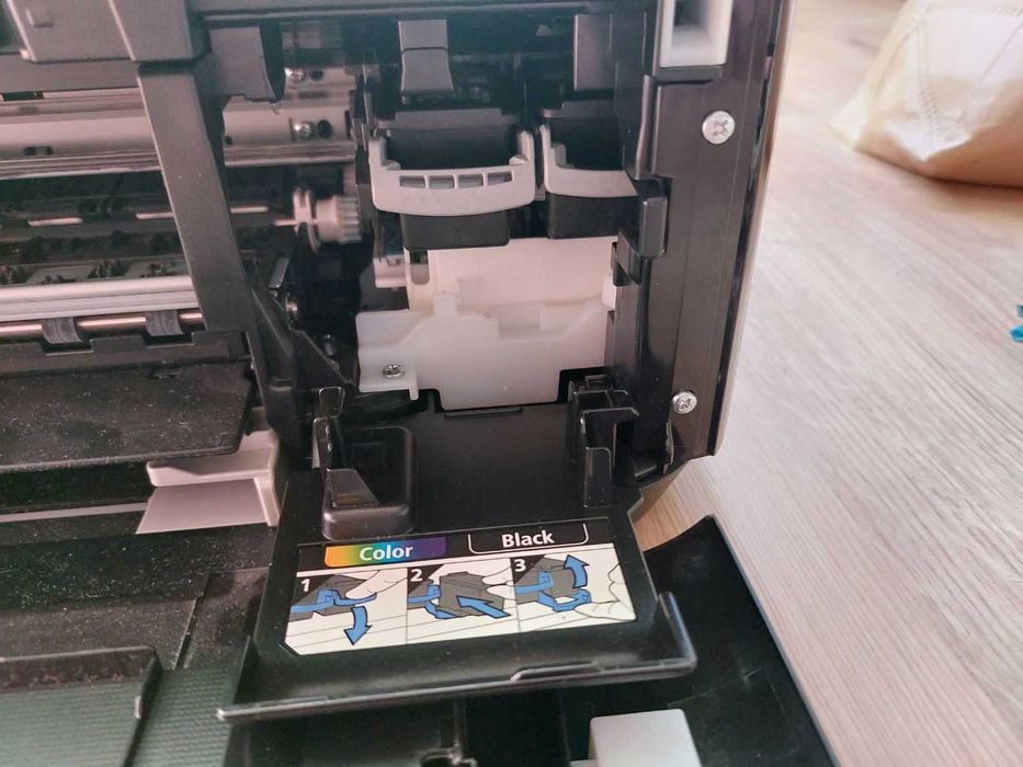 Принтер за черни и цветни копия