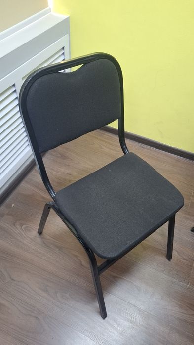 2 talik Parta, 1 talik partake va stullar