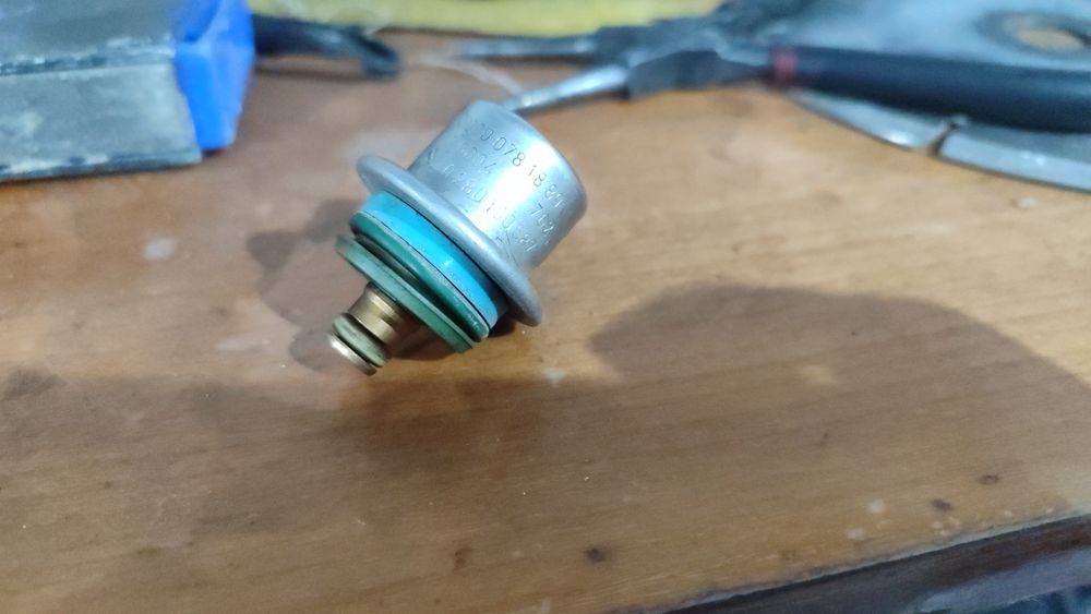 Обратный клапан Мерседес 111 двигатель