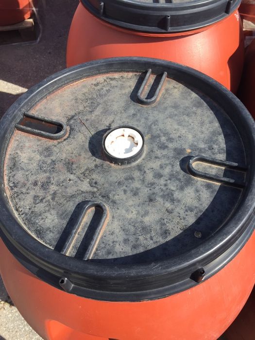 Бидони дебелостенни 240 Литра