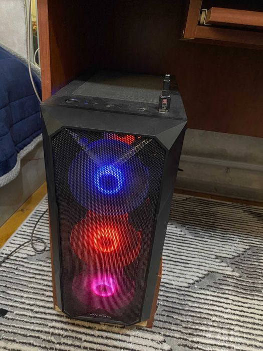 Gaming PC to'liq komplekt i5-10400F RX580 8GB 16GB Monitor 24 75Hz