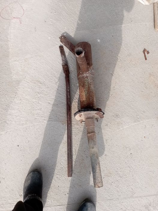 Колонка ручная для выкачивания воды