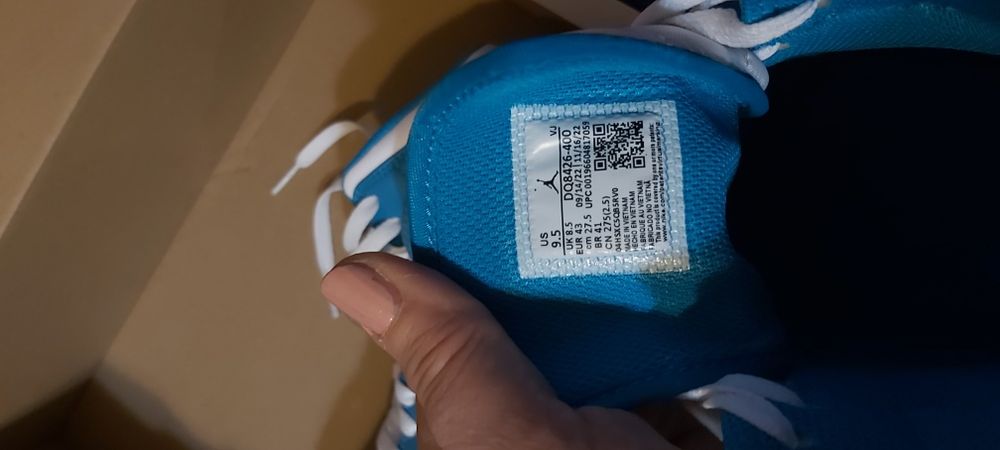 Nike Air Jordan 1 Mid,  43 номер, оригинал, купени в Нидерландия.