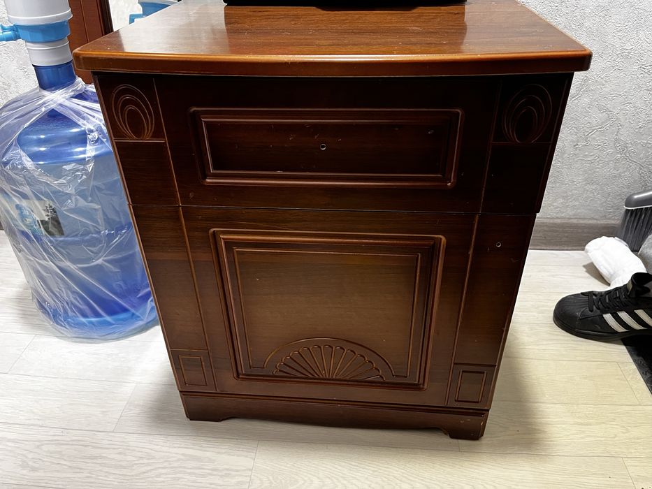 Тумба и Зеркало Продаю