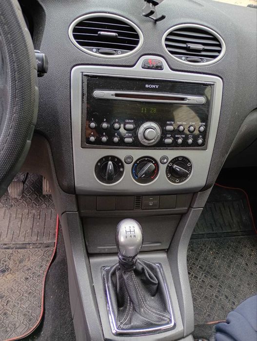 Продавам Форд Фокус