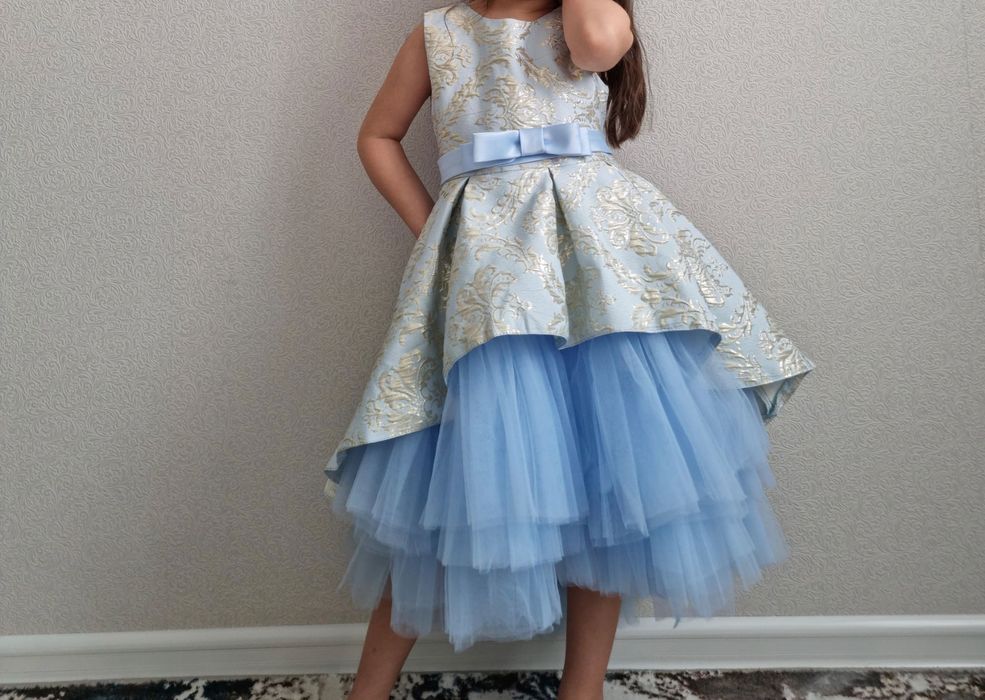 Продам детское платье на праздник