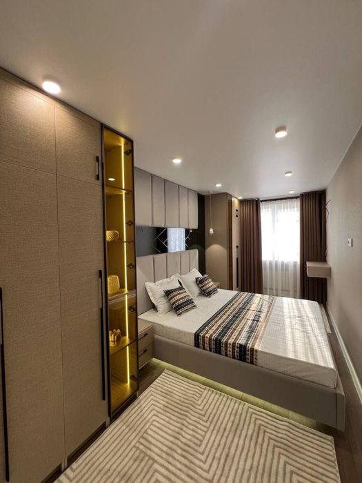 х Чиланзар Мукими 2в3/4/5 Орт.Хамза Метро,Балкон:2х6,Обш;54м2