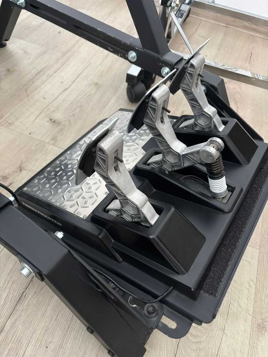 Sim Racing complet Thrustmaster T300 + F1 + T-LCM + F-GT