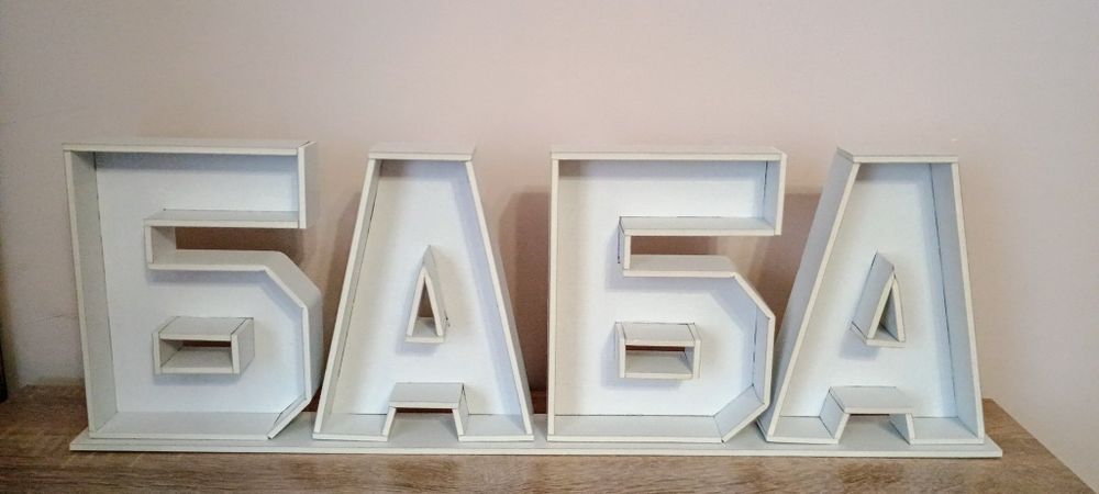 Кутии, цифри и букви за цветя, мъх и мезета