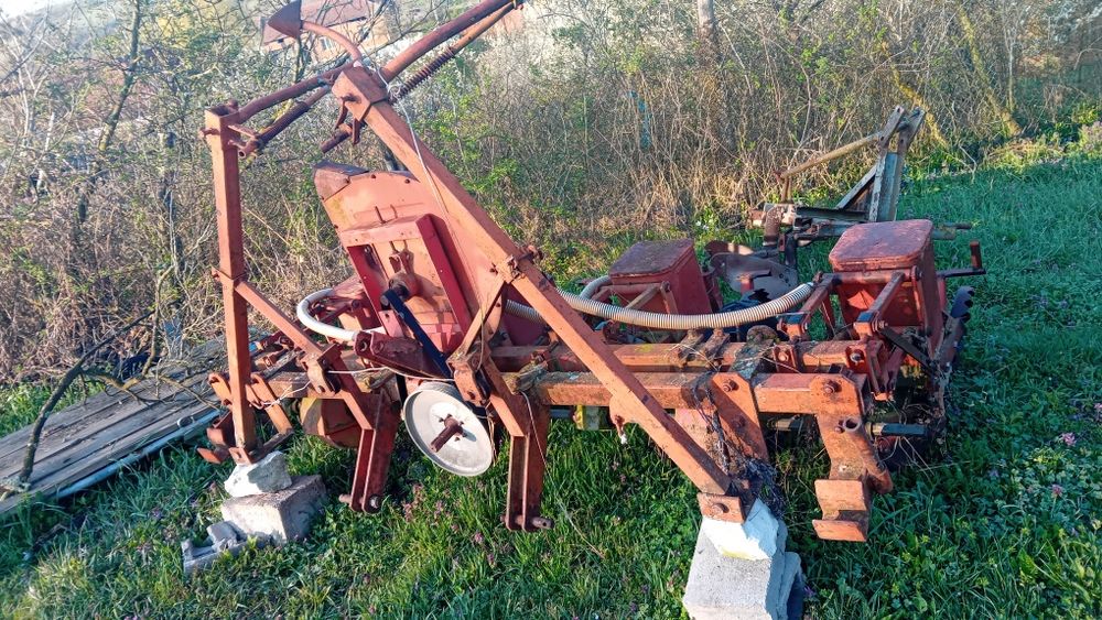 Semănătoare 4 rânduri