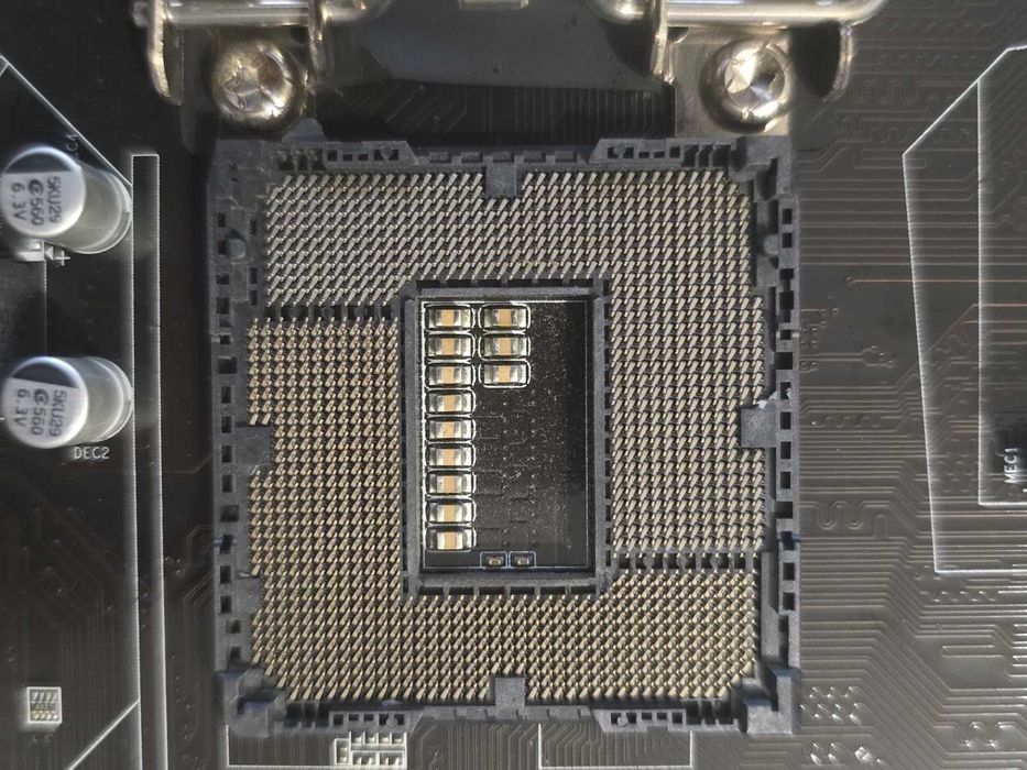 Placa de baza GIGABYTE GA-H81M-S1, LGA 1150 + Procesor G3240