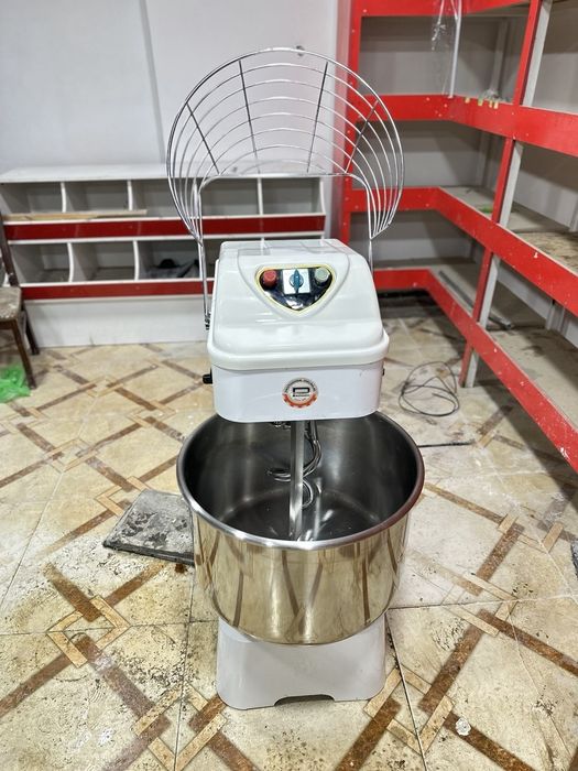 Xamir qoradigan aparat va non pishirgich