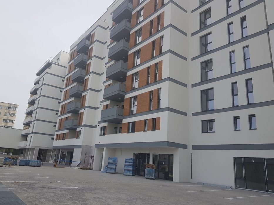Închiriez apartament 3 camere