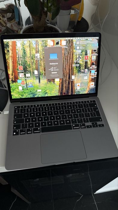 MacBook Air M1 2020 | 8GB RAM | Retina Baterie 91% | Stare excelentă