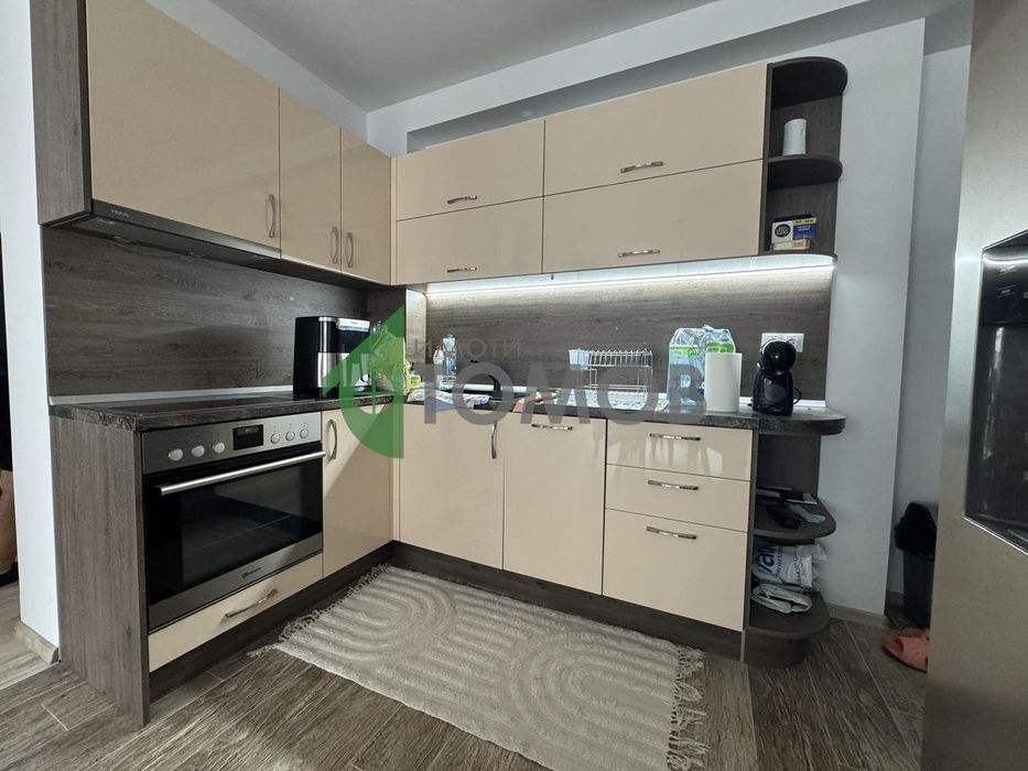 Продава се Тристаен апартамент в Шумен, 2-ри корпус - 98 кв.м за 1633 €/кв.м - Снимка #2