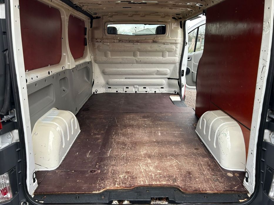 Masina Renault trafic