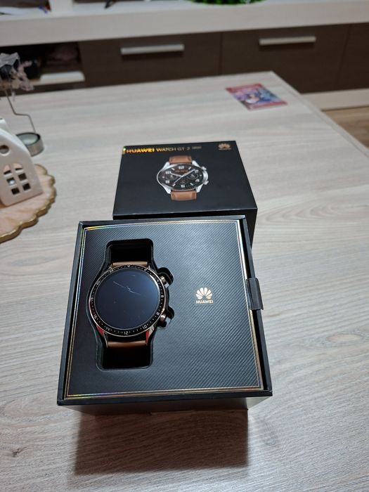 Смарт часовник Huawei gt2