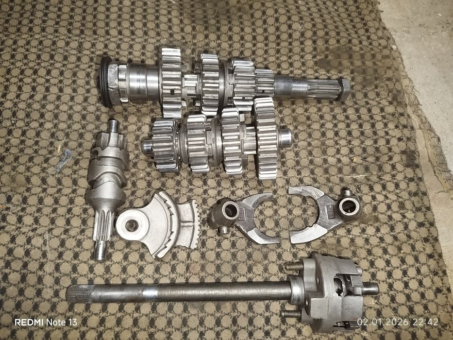 Коленвал и КПП иж планета спорт