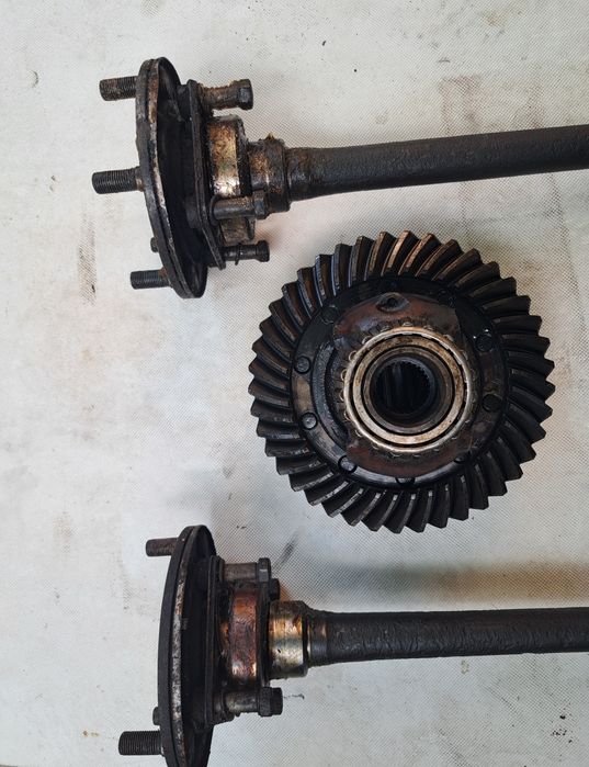 Диференциал и полуоски за " Волга ГАЗ-24"