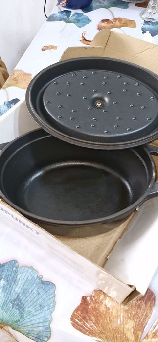 Чугунные казан кастрюля