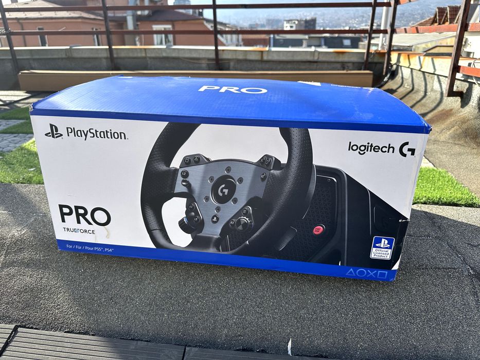 Racing Wheel Logitech Pro, почти нов, неизползван, волан, симулатор,