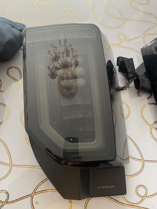 Vînd triple de vw t6 si faruri de sprinter