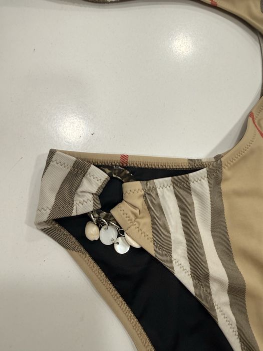 Бански чисто нов Burberry