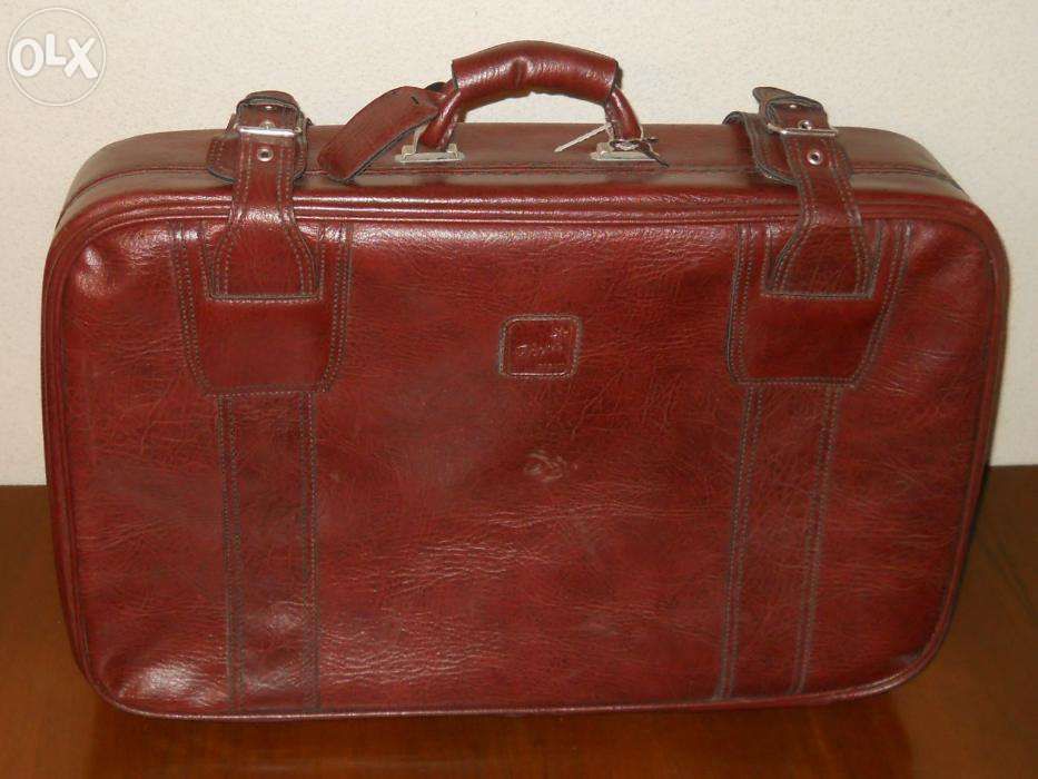 Geamantan PIM SIBIU, masura medie 66x42x18 cm, stare impecabila