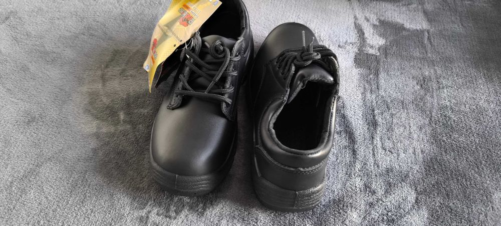 Нови обувки размер 37 работни