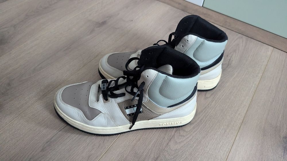 Кожени кецове/сникърси Tommy Jeans