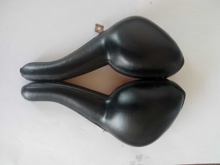 Стилно и красиво ,колекционерско предложение.