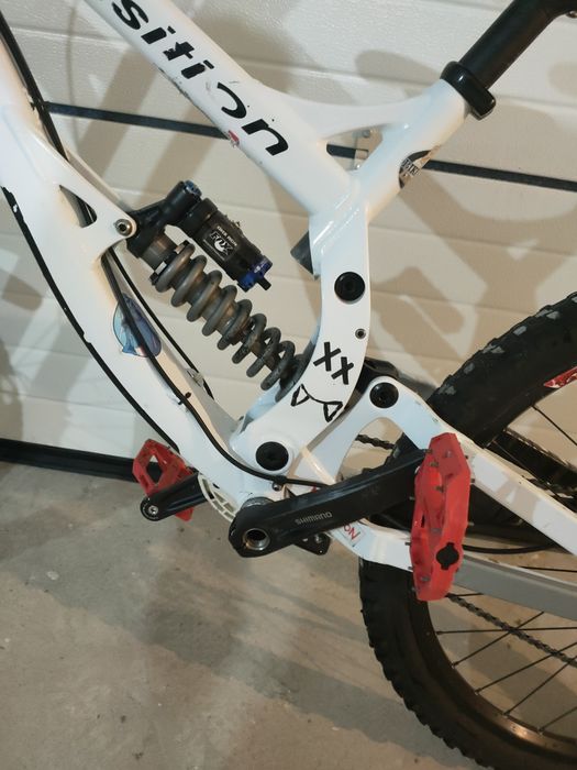 Bicicleta Downhill Transition