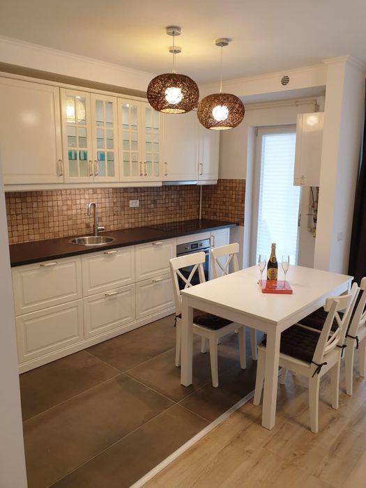Vand apartament 3 camere