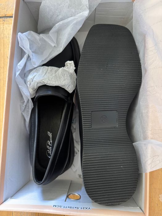 Дамски черни мокасини