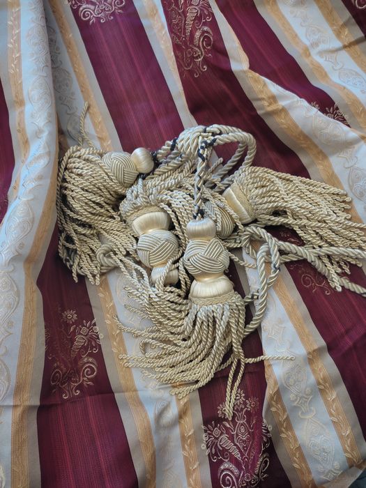 Плотные красивые шторы