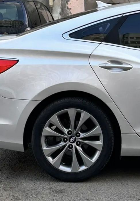 Продам диски с покрышкой R18