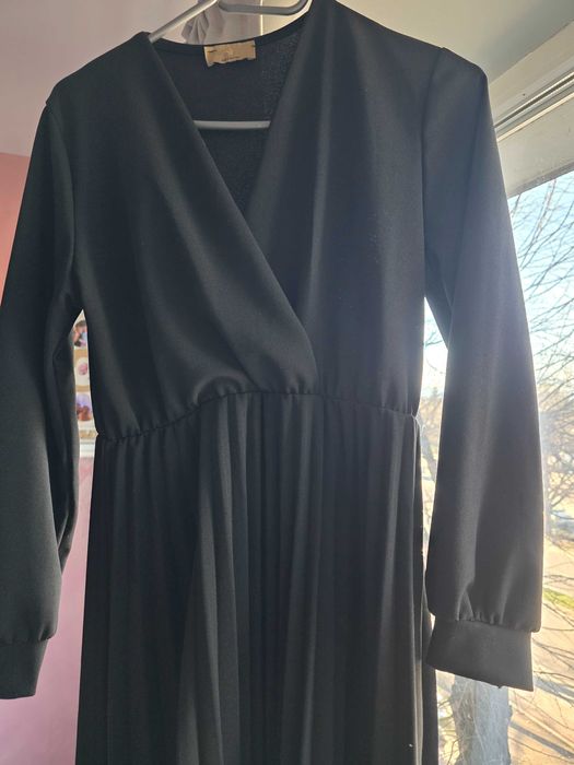 Черна стилна рокля