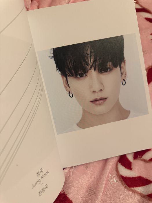 BTS официална книга