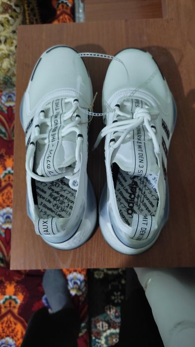 Крассовки adidas nmd v3