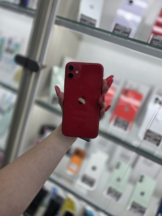 Humor GSM oferă spre vânzare / iPhone 11 / 128 GB / Red / Garanție 12 luni / Rate