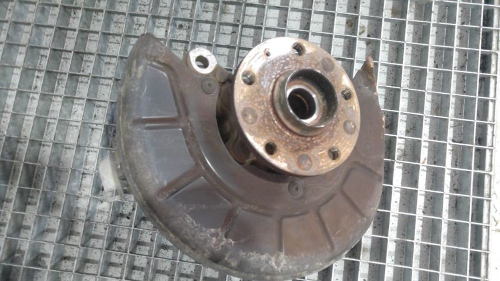 fuzeta dreapta fata seat leon 1p1 2.0 tdi