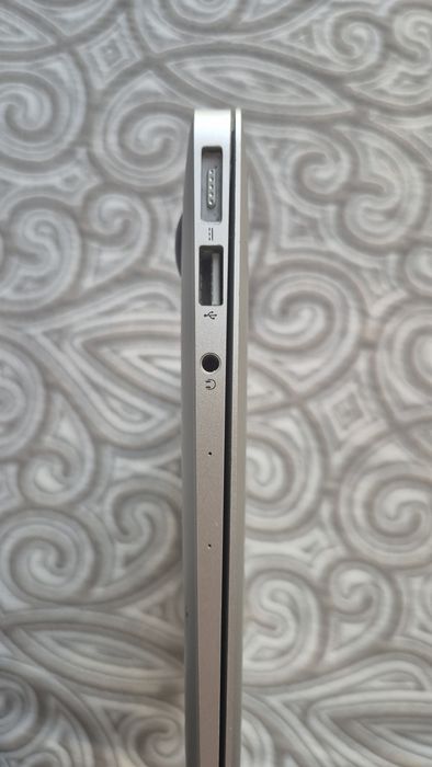 Apple MacBook Air 13" 2017 | i5 | 8 GB RAM | 128 GB SSD + кутия