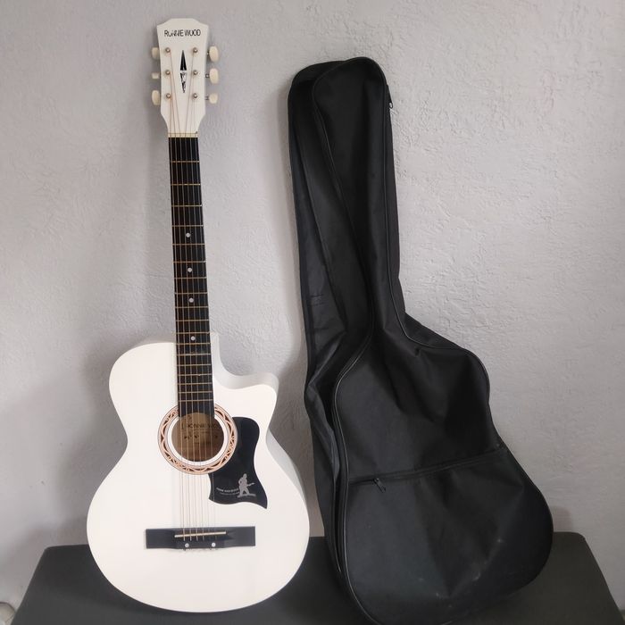 Продам гитару в хорошем состоянии